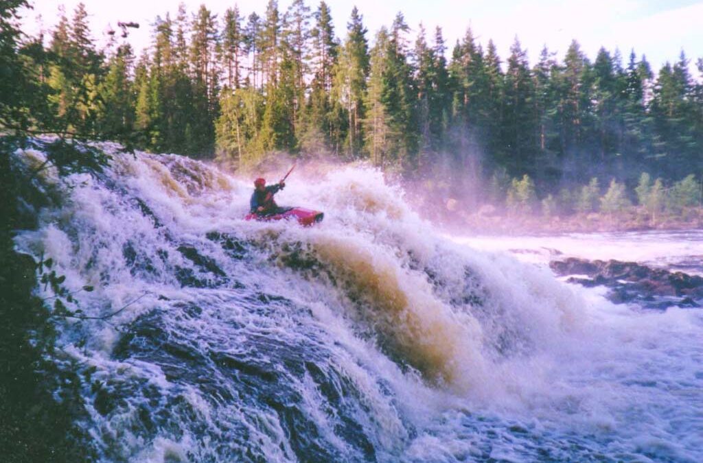 Förstapaddling av Laforsen i Ljusnan